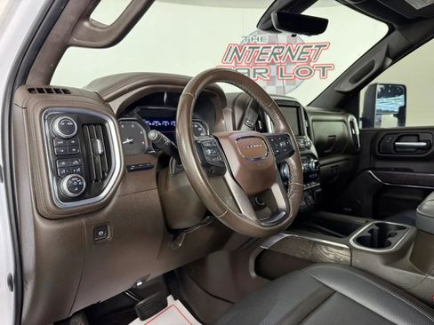 Used 2022 GMC Sierra 2500 Denali w/ Denali Ultimate Package AWD/4WD image 10