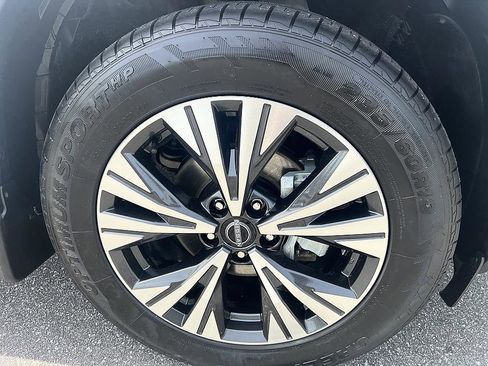 Used 2023 Nissan Rogue SV w/ SV Premium B Package image 12