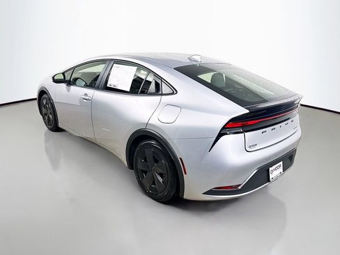 Used 2025 Toyota Prius LE image 5