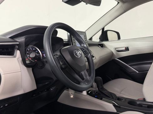Used 2022 Toyota Corolla Cross L image 21