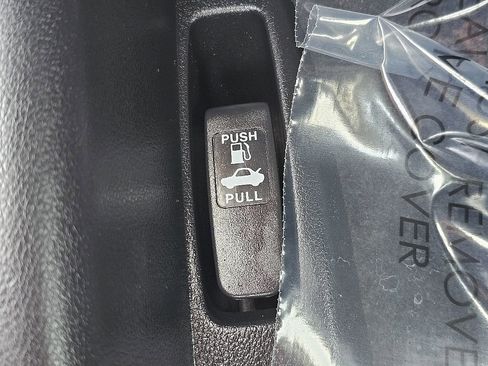 Used 2017 Honda Accord Hybrid Sedan image 28