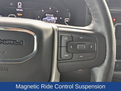 Used 2023 GMC Yukon Denali w/ Advanced Technology Package image 29