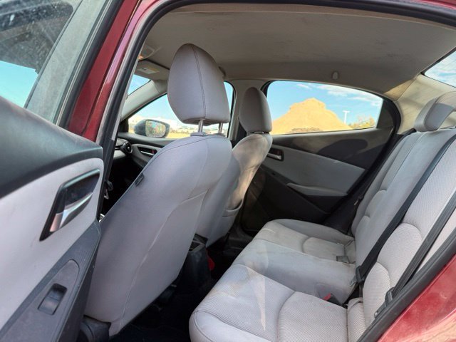 Used 2019 Toyota Yaris LE FWD image 11