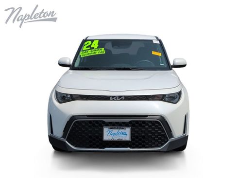 Used 2024 Kia Soul LX w/ Option Group 015 FWD image 9