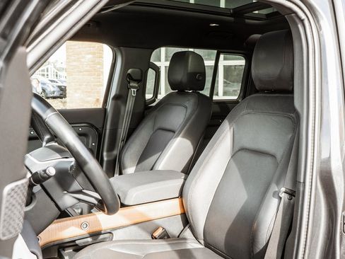 Used 2023 Land Rover Defender 110 S image 6