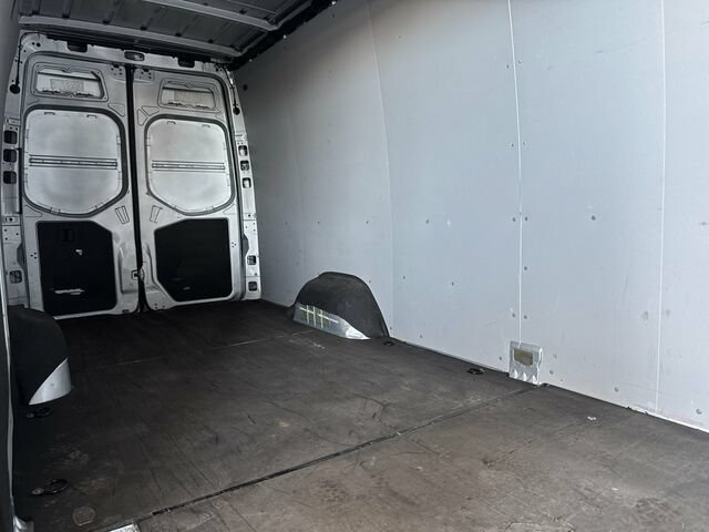 Used 2023 Mercedes-Benz Sprinter 2500 image 14