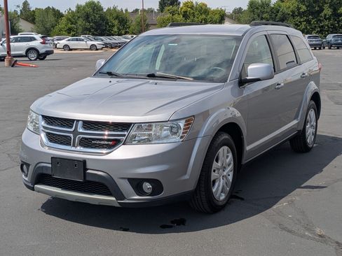 Used 2019 Dodge Journey SE w/ Premium Group FWD image 10