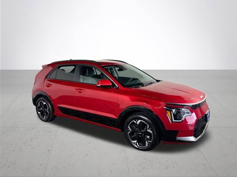 Certified 2024 Kia Niro Wind w/ Wind Preserve Package image 4