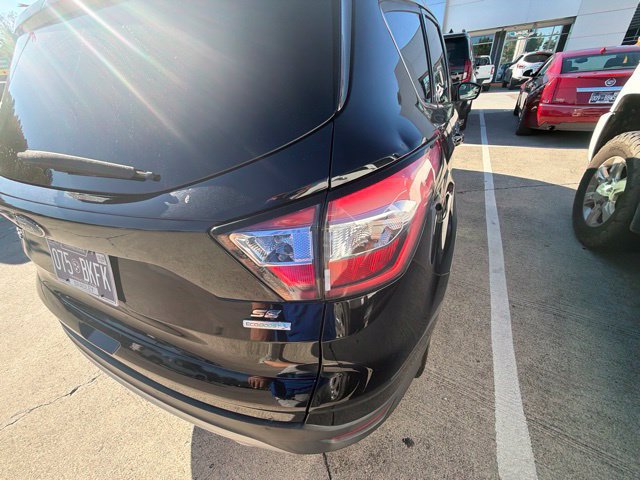 Used 2018 Ford Escape SE FWD image 16