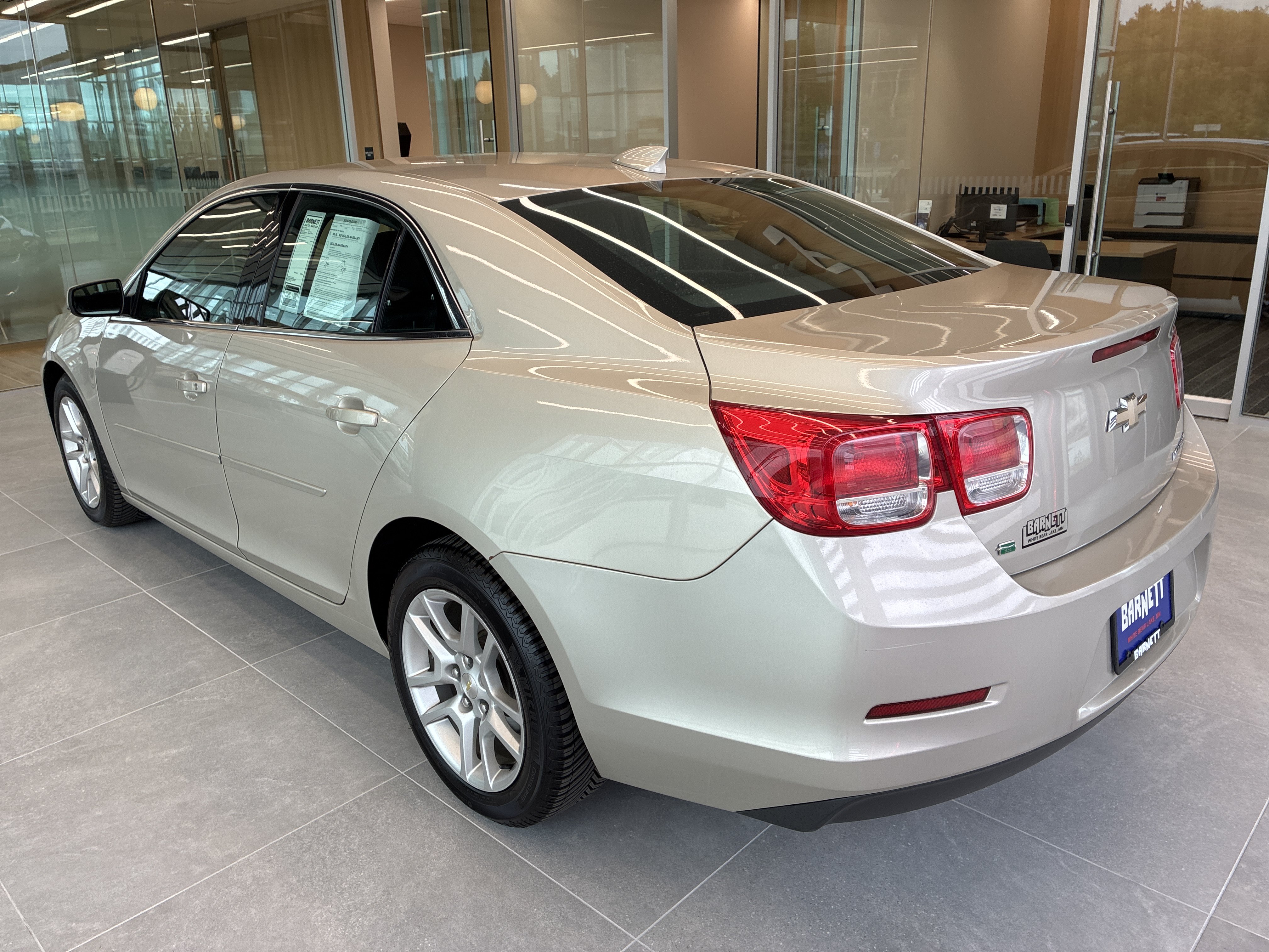 Used 2015 Chevrolet Malibu LT w/ Power Convenience Package FWD image 4