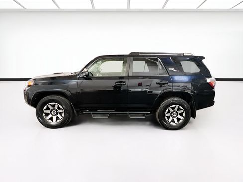 Used 2022 Toyota 4Runner TRD Off-Road AWD/4WD image 22