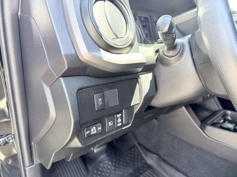 Used 2021 Toyota Tacoma TRD Sport w/ Technology Package RWD image 24