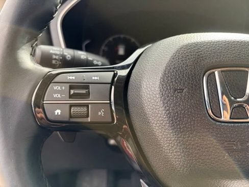 Used 2025 Honda Pilot Touring image 29
