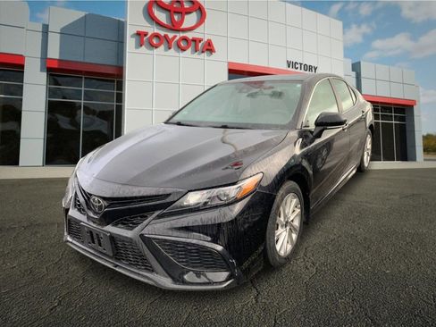 Used 2024 Toyota Camry SE FWD image 6