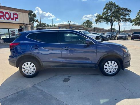 Used 2019 Nissan Rogue Sport S image 12