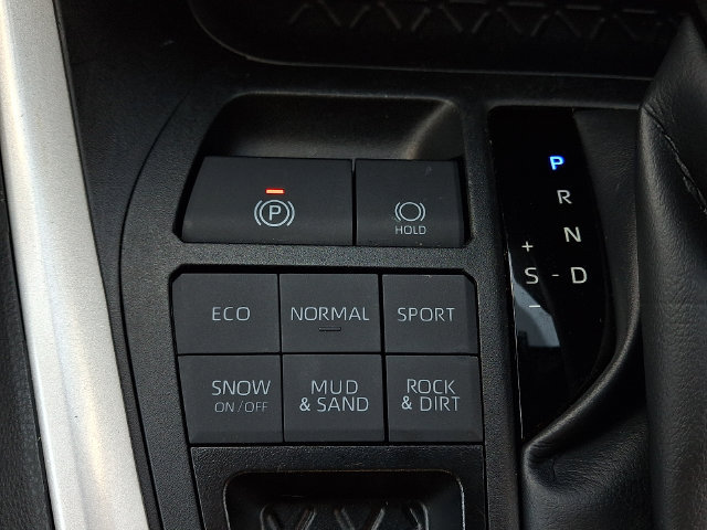 Used 2025 Toyota RAV4 XLE AWD/4WD image 26