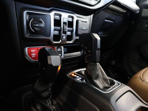 Used 2021 Jeep Gladiator Rubicon AWD/4WD image 44