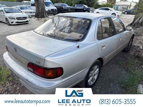 Used 1995 Toyota Camry LE FWD image 4