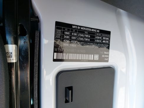 Used 2024 Mercedes-Benz eSprinter 170 Cargo image 29