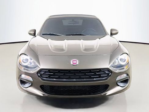 Used 2017 FIAT 124 Spider Classica image 4