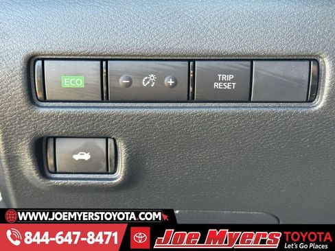 Used 2025 Nissan Sentra SV image 25