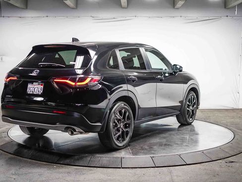 Used 2023 Honda HR-V Sport image 4