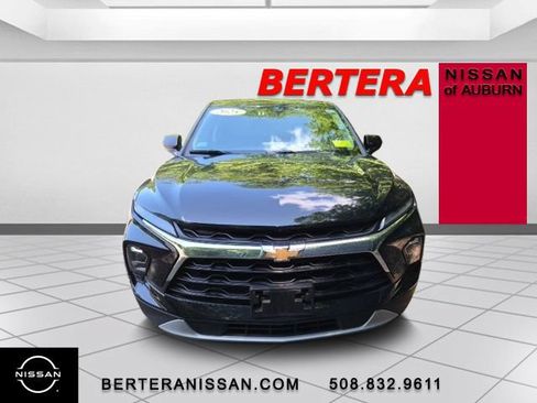 Used 2025 Chevrolet Blazer LT AWD/4WD image 3
