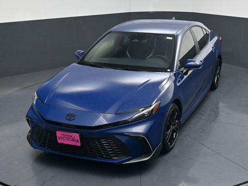 Used 2025 Toyota Camry SE image 15