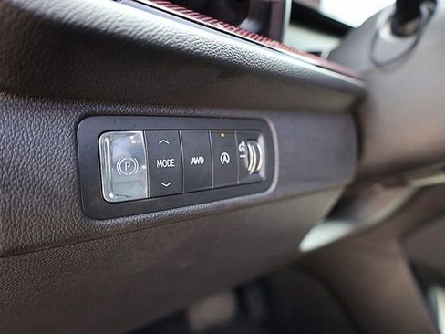 Used 2024 Chevrolet Traverse Z71 image 17