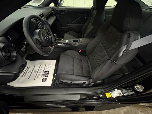 Used 2025 Toyota GR86 w/ ALL Weather Mat Package (TMS) RWD image 6
