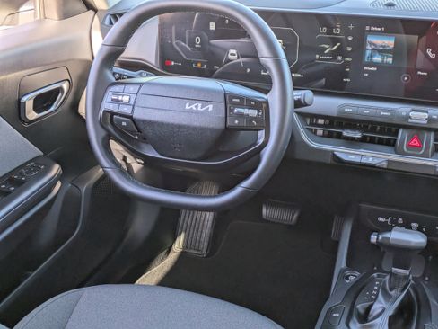 Certified 2025 Kia K4 EX image 15