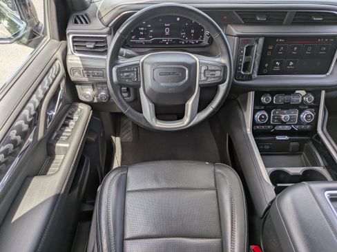 Used 2023 GMC Yukon Denali w/ Max Trailering Package image 4