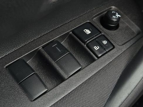 Used 2025 Toyota Corolla LE FWD image 27