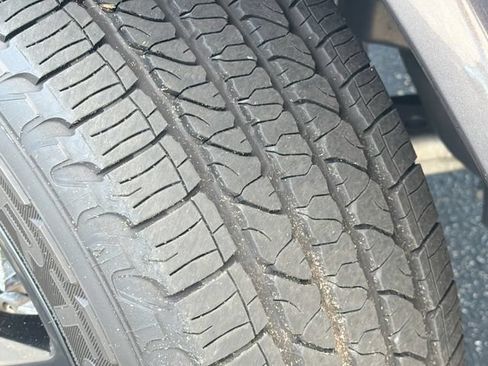 Used 2019 Jeep Grand Cherokee Altitude RWD image 34
