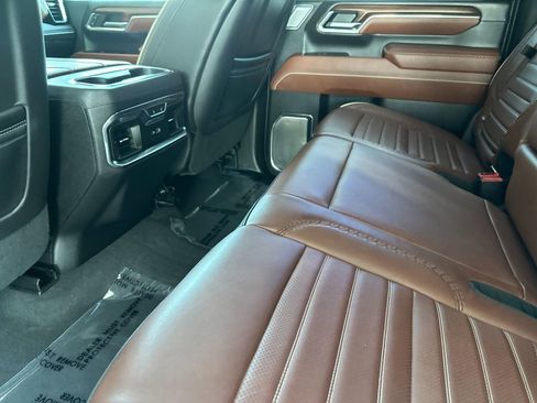 Used 2024 GMC Sierra 2500 Denali Ultimate image 11