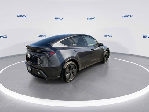 Used 2026 Tesla Model Y 2WD image 8