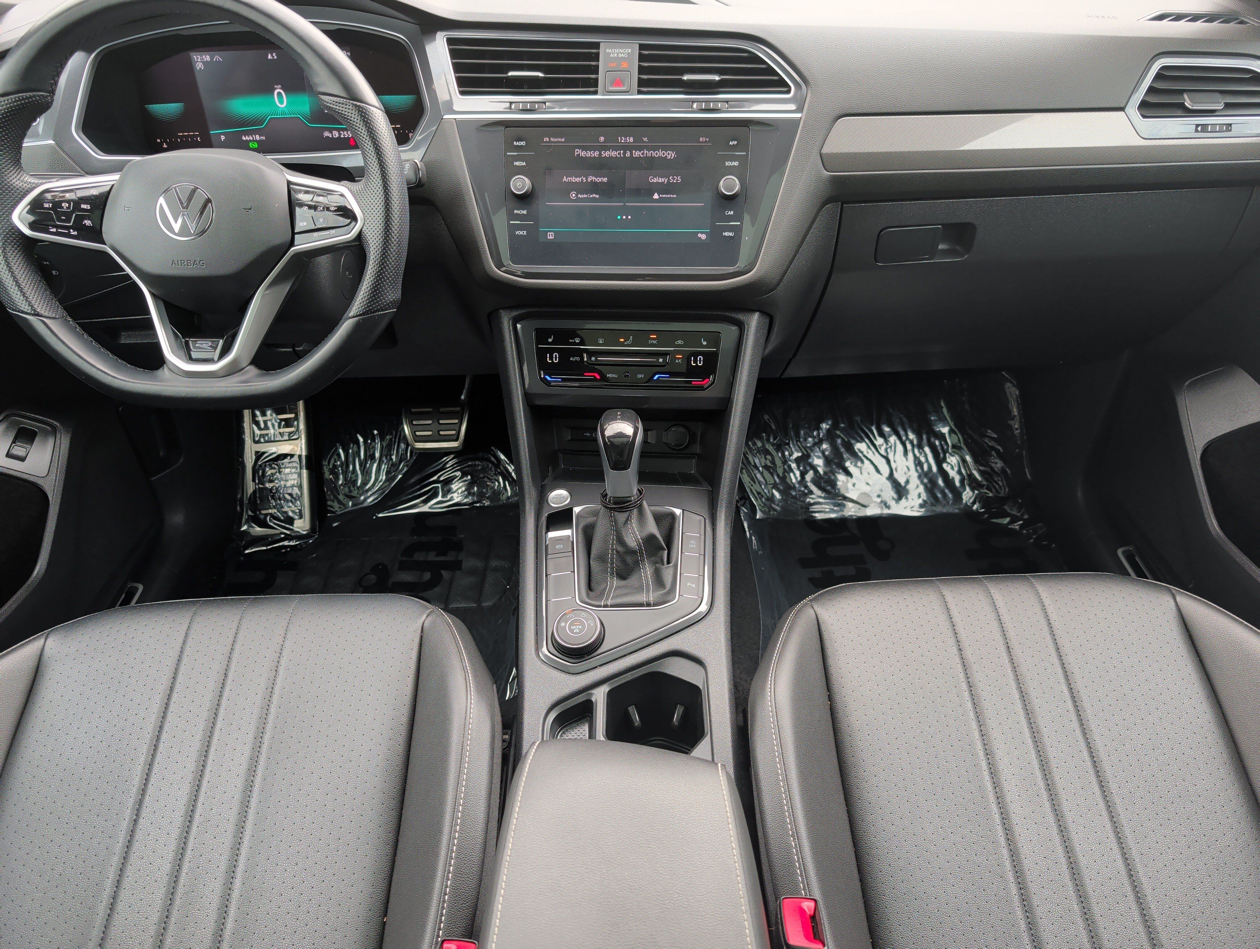 Used 2022 Volkswagen Tiguan SE R-Line AWD/4WD image 10