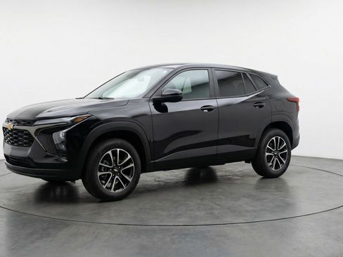 Used 2025 Chevrolet TrailBlazer LT image 3