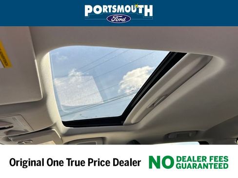 New 2025 Ford Maverick Lobo image 8