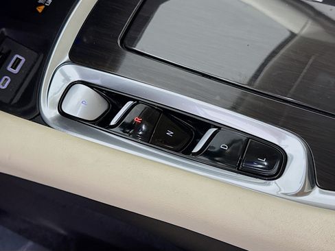 Used 2023 Buick Enclave Essence w/ Experience Buick Package FWD image 20