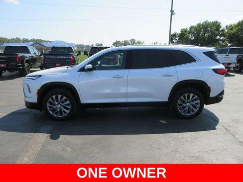 Certified 2025 Buick Enclave Preferred FWD image 10