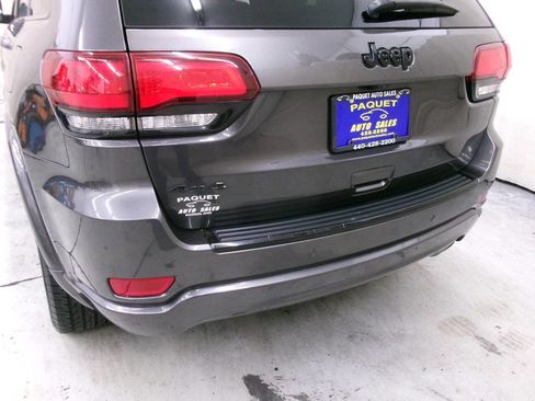 Used 2018 Jeep Grand Cherokee Altitude image 7