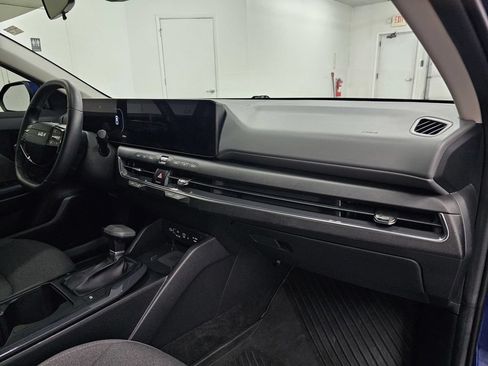 Used 2025 Kia K4 EX FWD image 12