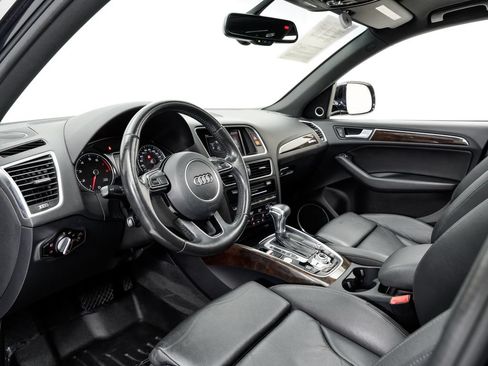 Used 2016 Audi Q5 2.0T Premium Plus w/ Technology Package AWD/4WD image 4