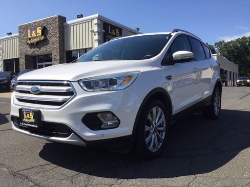Used 2018 Ford Escape Titanium AWD/4WD image 2