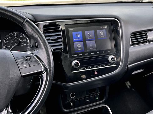 Used 2020 Mitsubishi Outlander SE image 6