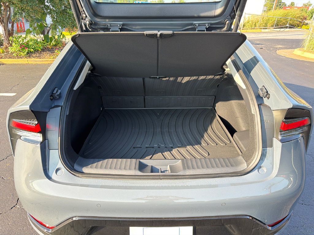New 2027 Toyota Prius Limited w/ Limited Premium Package FWD image 22