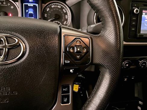 Used 2019 Toyota Tacoma SR5 AWD/4WD image 19