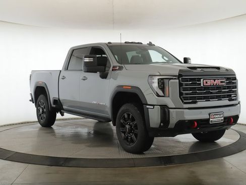 Used 2025 GMC Sierra 2500 AT4 w/ AT4 Premium Plus Package image 2