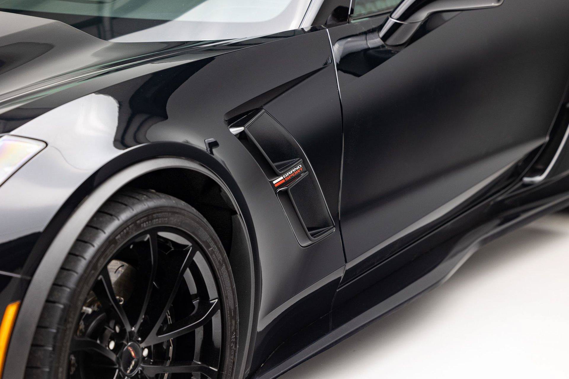Used 2019 Chevrolet Corvette Grand Sport w/ Carbon Flash Badge Package RWD image 38